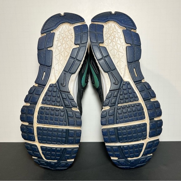 Womens NIKE Revolution 2 Black Running Shoes / Size 9 - Picture 7 of 9